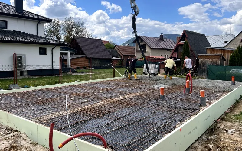 Betonáž vystuženej základovej dosky v Martinčeku