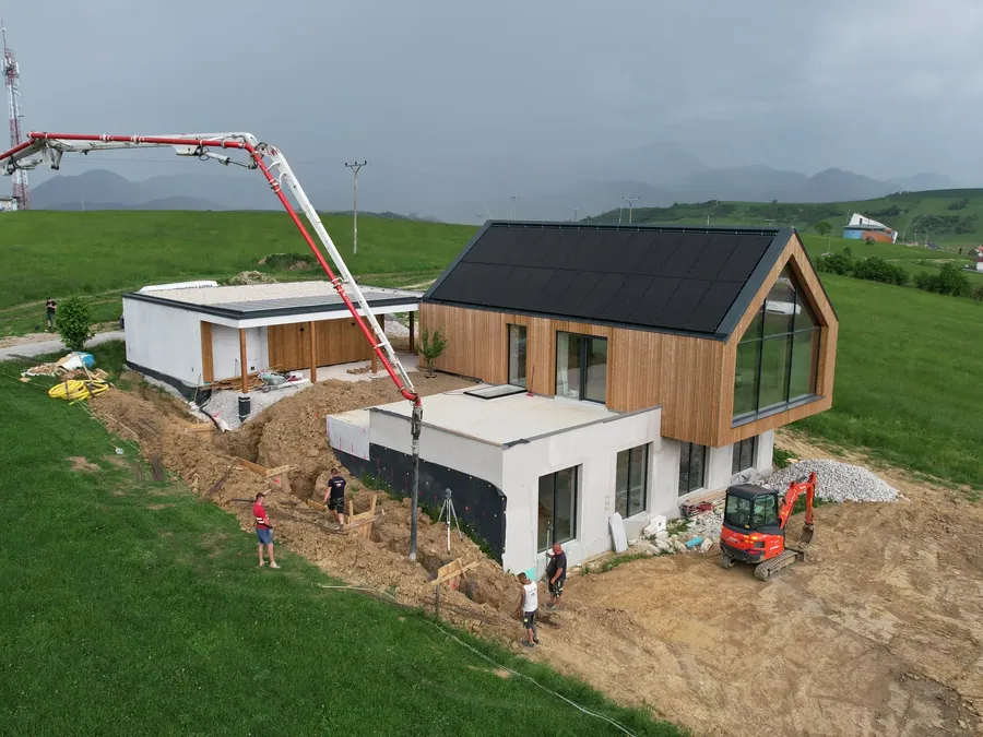 Betonáž oporného múru v Liptovských Sliačoch s čerpadlom