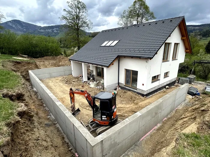 Výstavba oporných múrov v Liptovských Matiašovciach – fotka 7